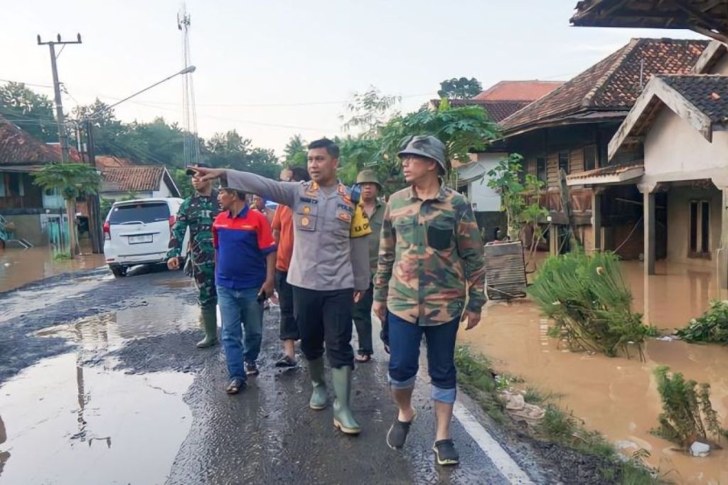 Pj Bupati OKU segera perbaiki rumah yang rusak diterjang&nbsp;banjir