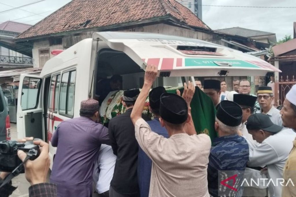 Ibunda Tito Karnavian dimakamkan di TPU Kebun Bunga&nbsp;Palembang