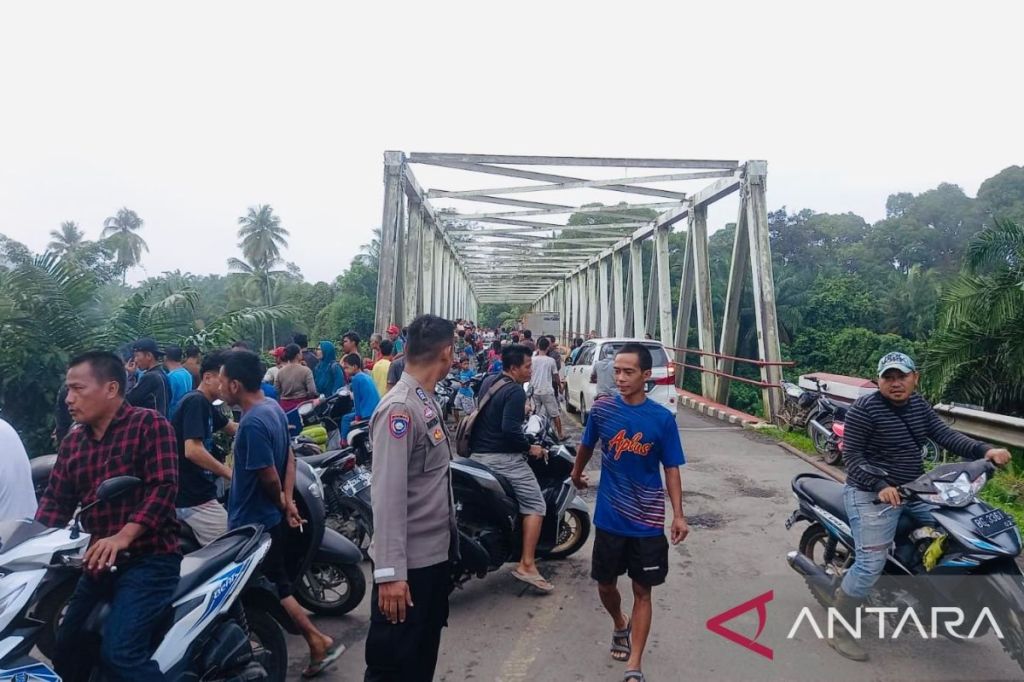 Mobil travel terjun ke sungai di Musi Rawas, tewaskan empat orang&nbsp;penumpang