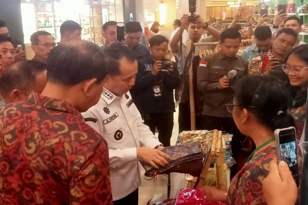 Pj Gubernur Sumsel tinjau gerai pameran Pemkab Badung&nbsp;Bali