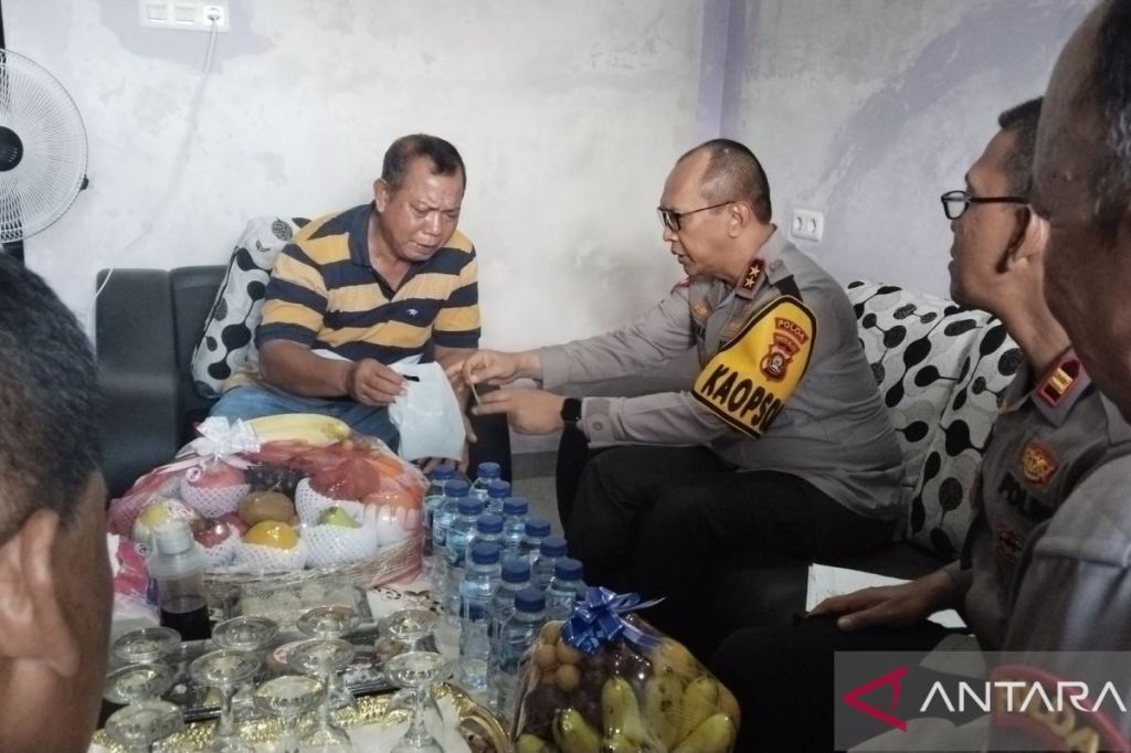 Kapolda Sumsel beri fasilitas pengobatan personel yang&nbsp;sakit