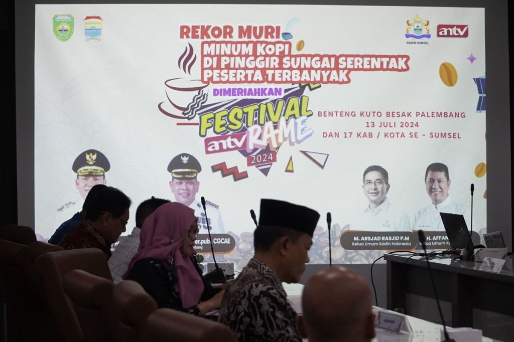 Ayo minum kopi bareng di pinggir Sungai Musi pada 13&nbsp;Juli