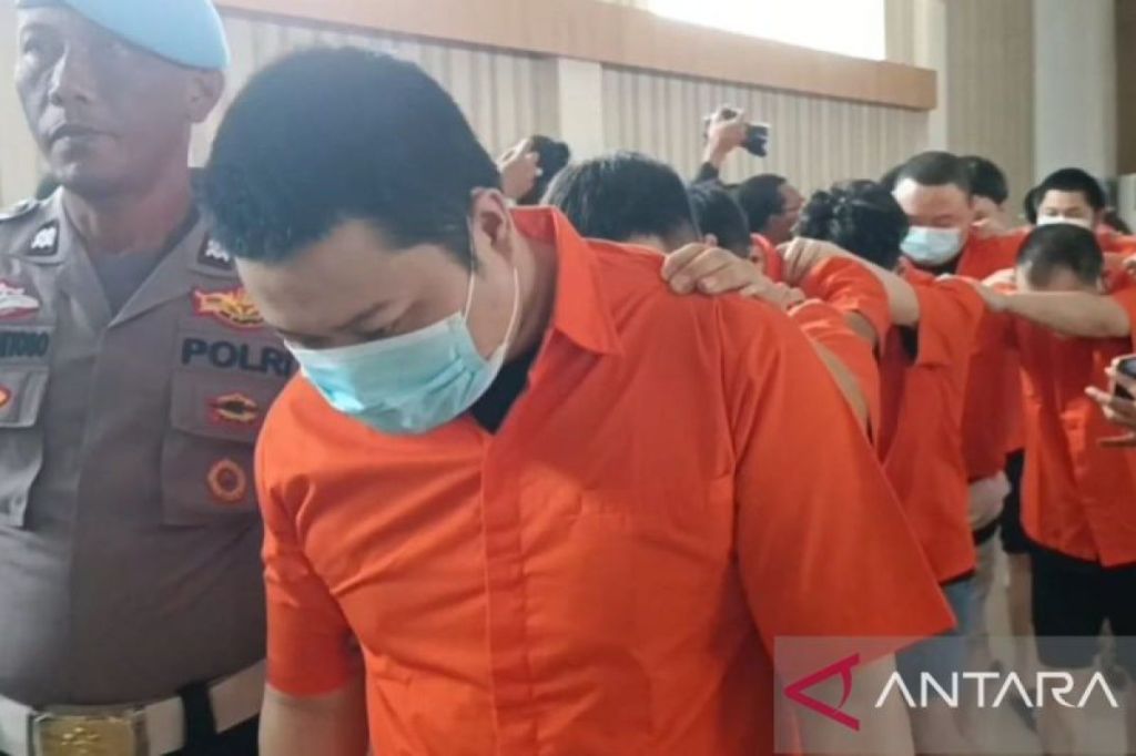Komplotan WNA berulah tipu warga hingga jajakan asmara&nbsp;daring