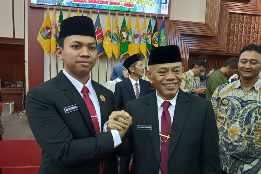 Ayah dan anak dilantik jadi anggota&nbsp;DPRD
