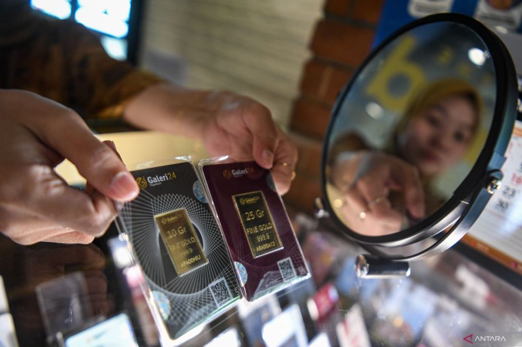 Harga emas Antam Kamis merosot Rp10.000 jadi Rp1,430 juta per&nbsp;gram